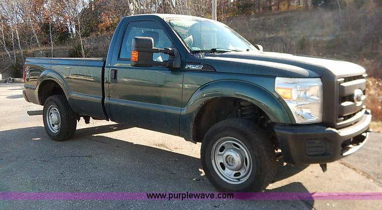 image for item I5250 2011 Ford F250 Super Duty XL pickup truck