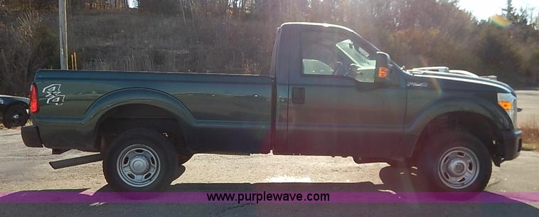 image for item I5250 2011 Ford F250 Super Duty XL pickup truck