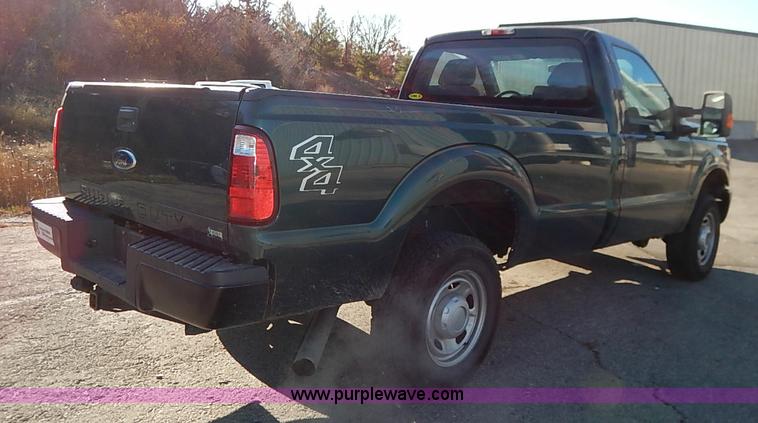 image for item I5250 2011 Ford F250 Super Duty XL pickup truck