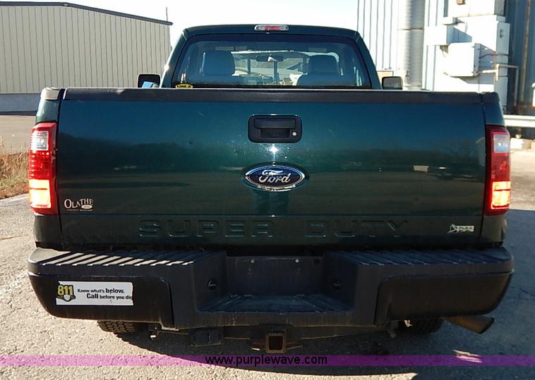 image for item I5250 2011 Ford F250 Super Duty XL pickup truck