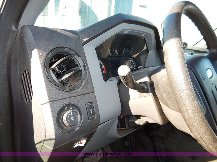 image for item I5250 2011 Ford F250 Super Duty XL pickup truck