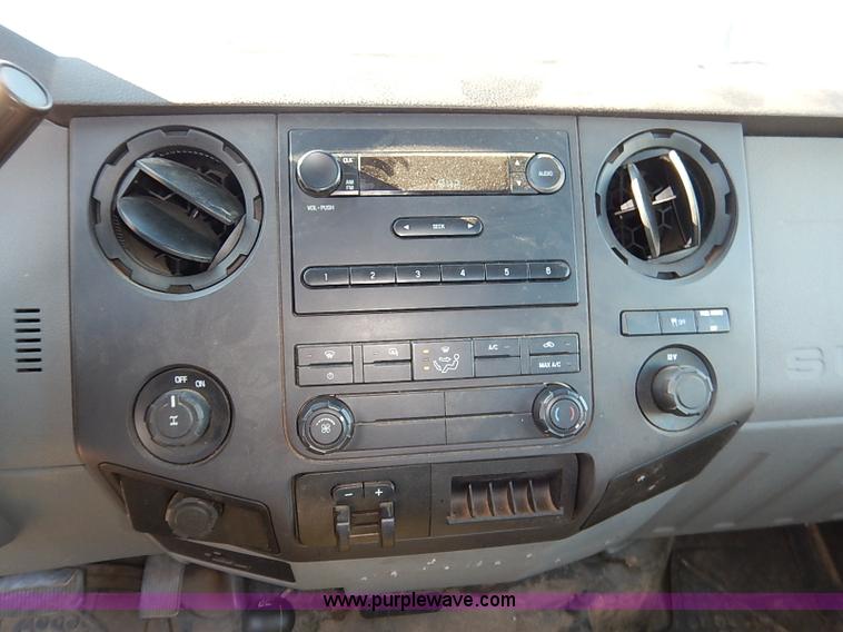 image for item I5250 2011 Ford F250 Super Duty XL pickup truck