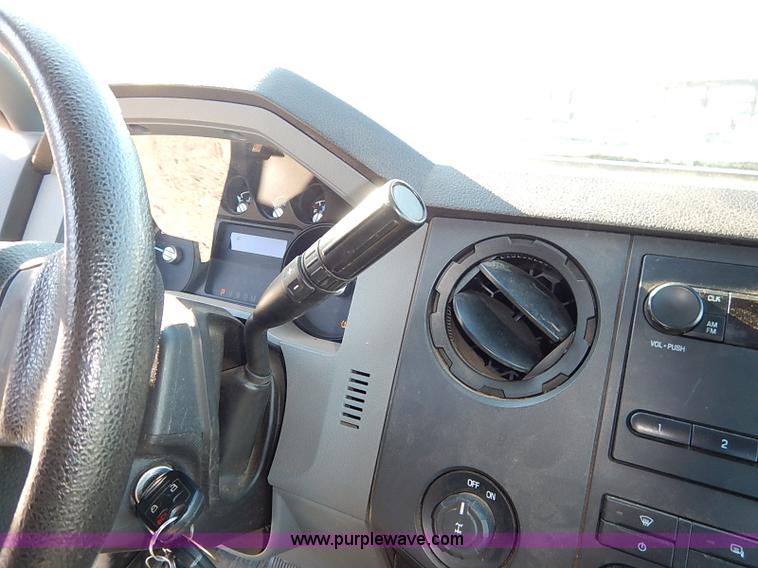 image for item I5250 2011 Ford F250 Super Duty XL pickup truck