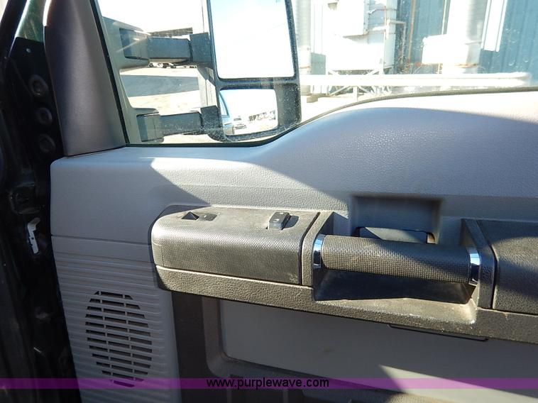 image for item I5250 2011 Ford F250 Super Duty XL pickup truck