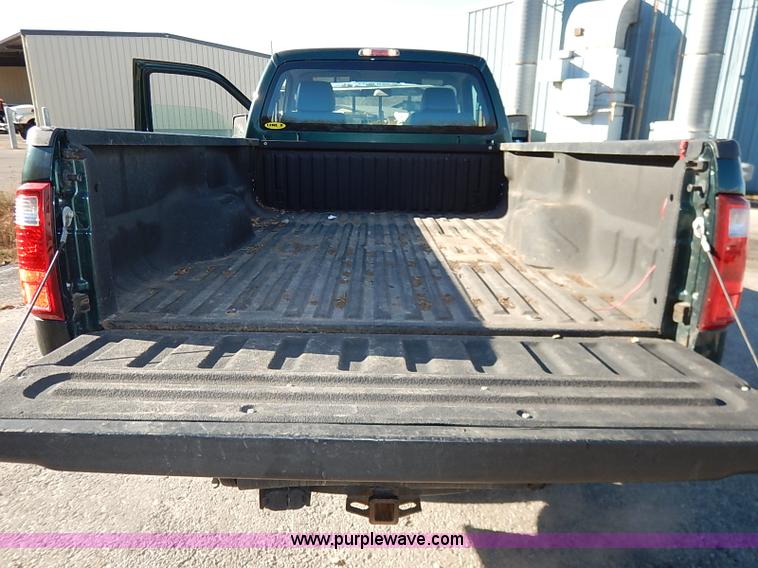 image for item I5250 2011 Ford F250 Super Duty XL pickup truck