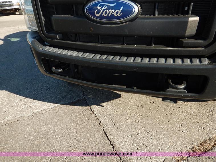 image for item I5250 2011 Ford F250 Super Duty XL pickup truck