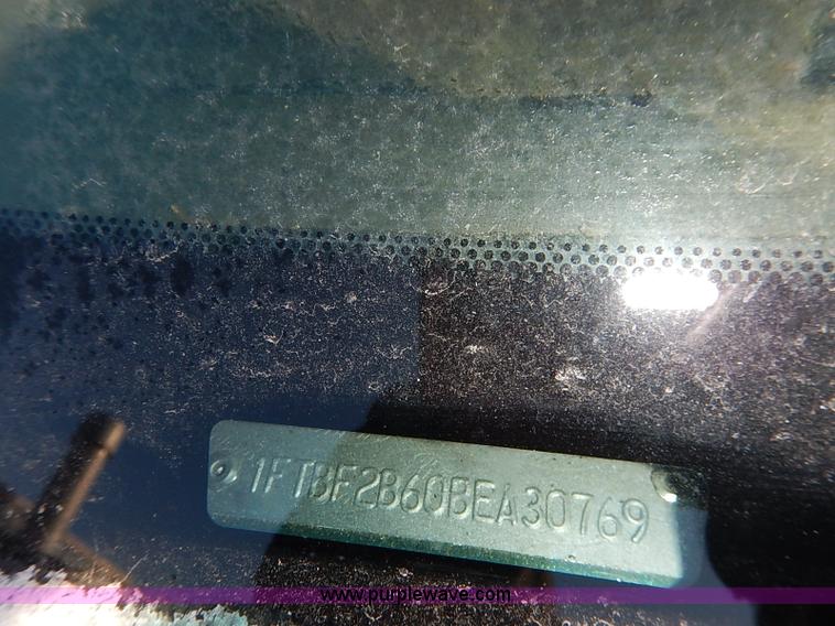 image for item I5250 2011 Ford F250 Super Duty XL pickup truck