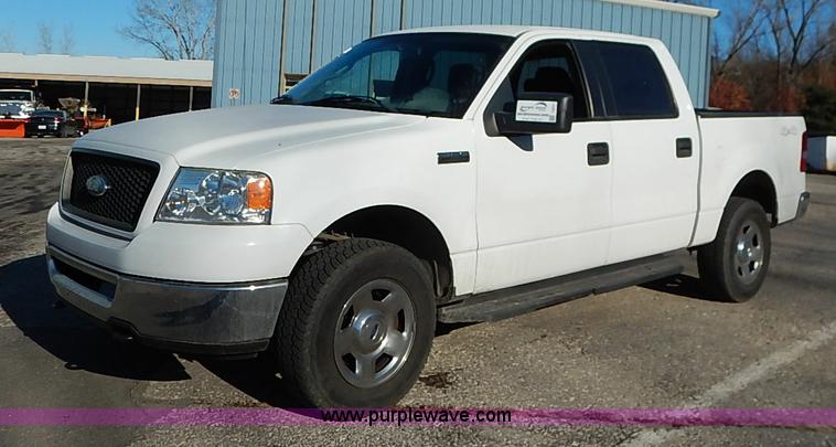 image for item I5251 2006 Ford F150 XLT SuperCrew pickup truck