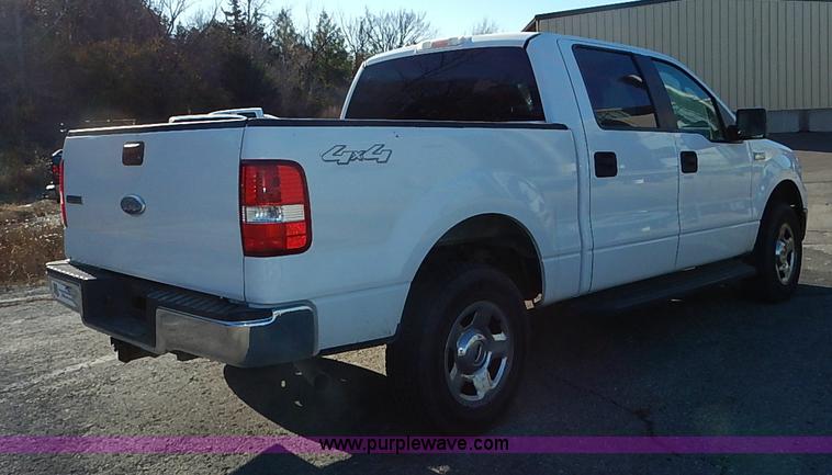 image for item I5251 2006 Ford F150 XLT SuperCrew pickup truck