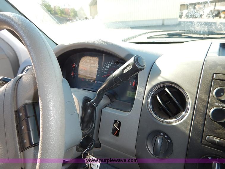 image for item I5251 2006 Ford F150 XLT SuperCrew pickup truck