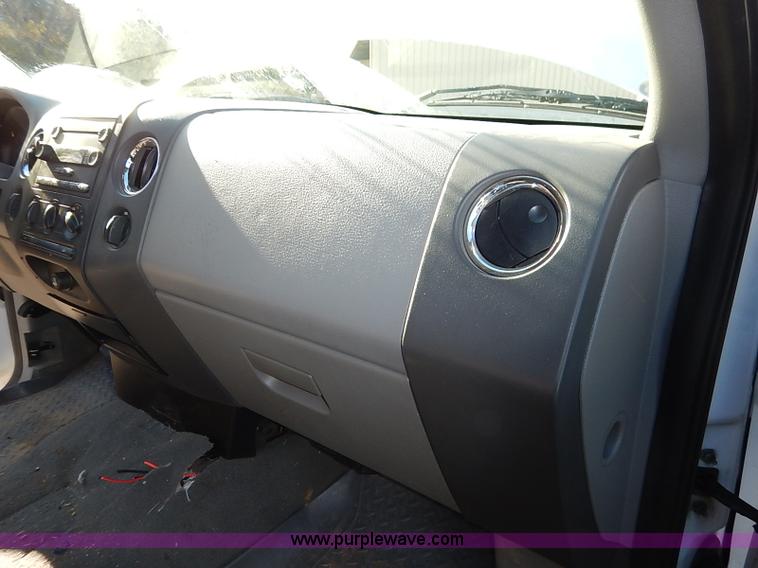 image for item I5251 2006 Ford F150 XLT SuperCrew pickup truck