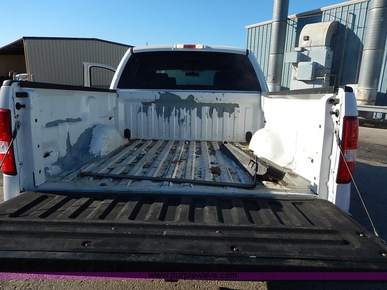 image for item I5251 2006 Ford F150 XLT SuperCrew pickup truck