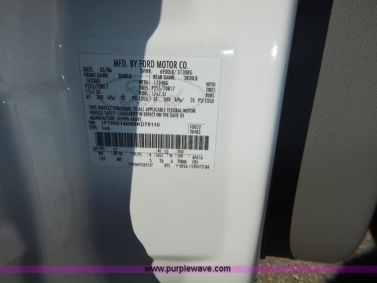 image for item I5251 2006 Ford F150 XLT SuperCrew pickup truck