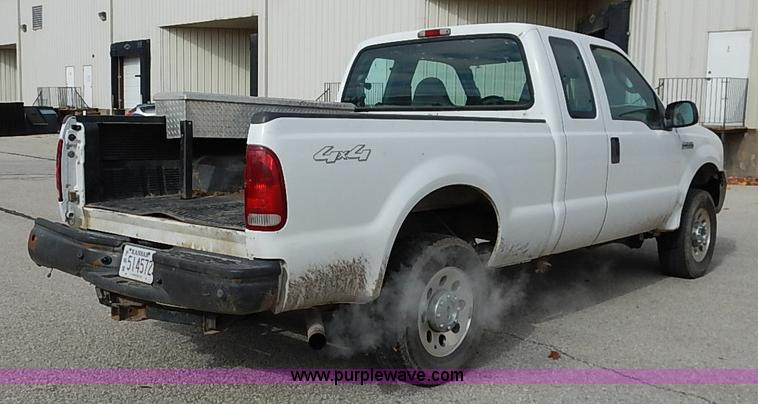 image for item I5269 2005 Ford F250 Super Duty XL SuperCab pickup truck