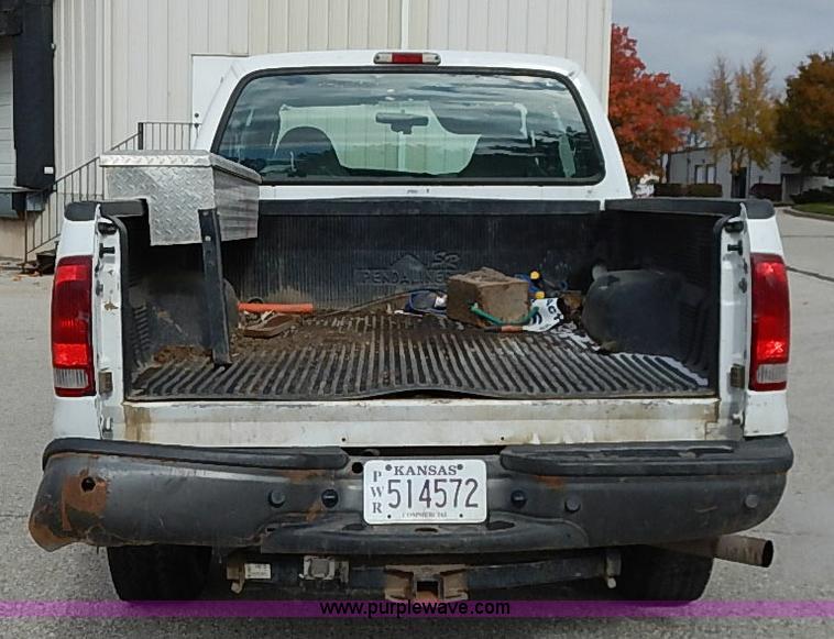 image for item I5269 2005 Ford F250 Super Duty XL SuperCab pickup truck