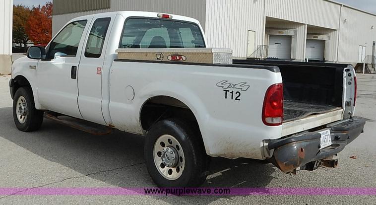 image for item I5269 2005 Ford F250 Super Duty XL SuperCab pickup truck