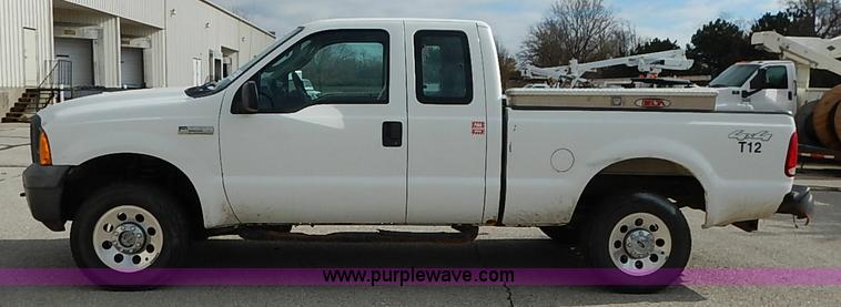 image for item I5269 2005 Ford F250 Super Duty XL SuperCab pickup truck