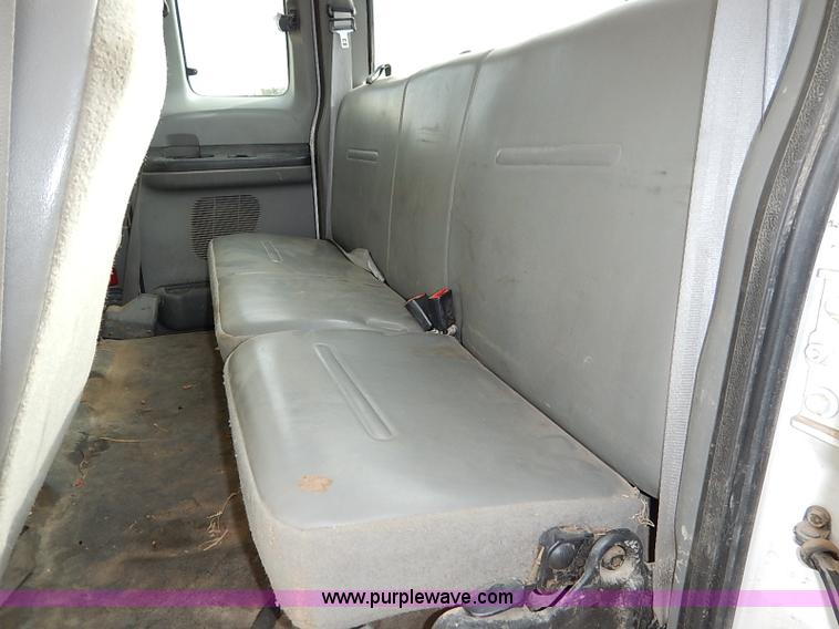 image for item I5269 2005 Ford F250 Super Duty XL SuperCab pickup truck