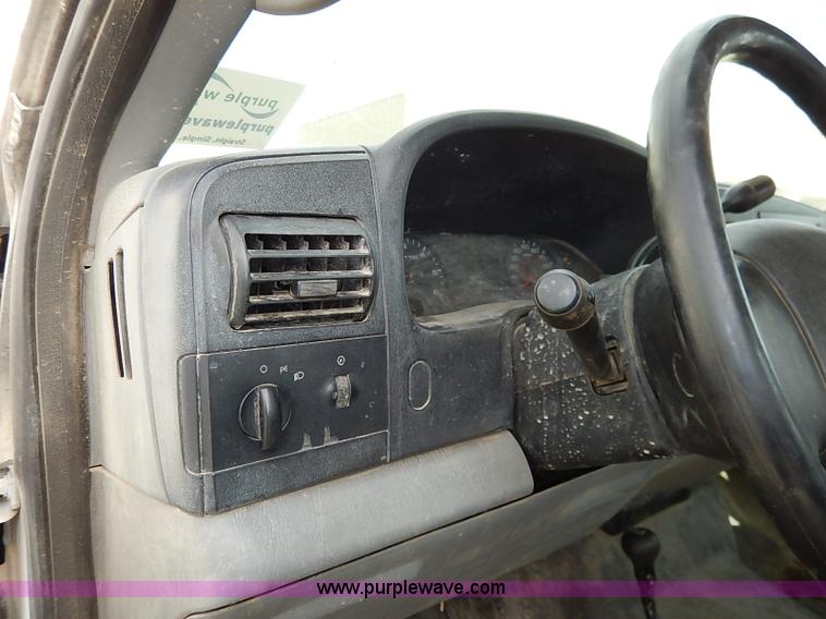 image for item I5269 2005 Ford F250 Super Duty XL SuperCab pickup truck