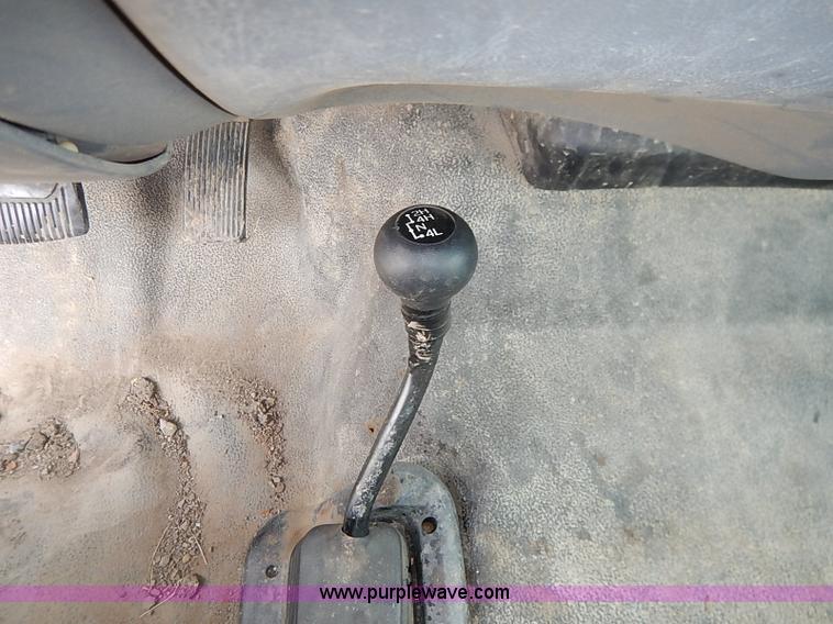 image for item I5269 2005 Ford F250 Super Duty XL SuperCab pickup truck