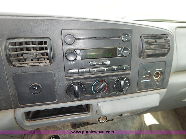 image for item I5269 2005 Ford F250 Super Duty XL SuperCab pickup truck