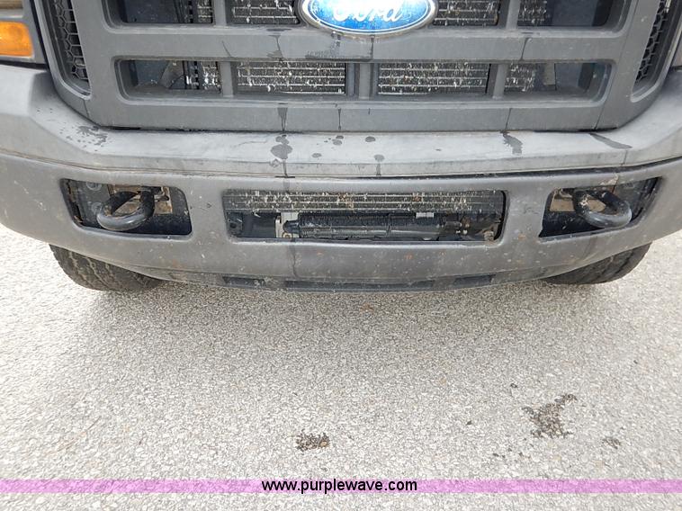 image for item I5269 2005 Ford F250 Super Duty XL SuperCab pickup truck