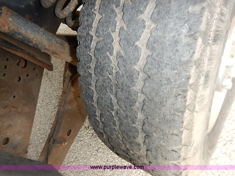 image for item I5269 2005 Ford F250 Super Duty XL SuperCab pickup truck