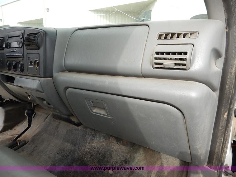 image for item I5269 2005 Ford F250 Super Duty XL SuperCab pickup truck