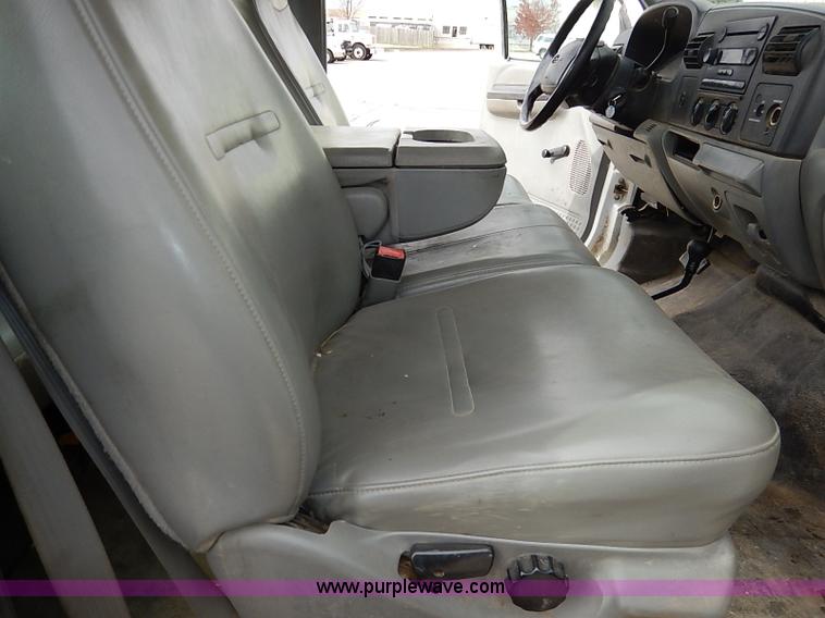 image for item I5269 2005 Ford F250 Super Duty XL SuperCab pickup truck