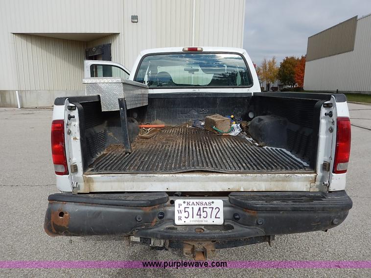 image for item I5269 2005 Ford F250 Super Duty XL SuperCab pickup truck