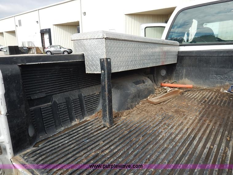 image for item I5269 2005 Ford F250 Super Duty XL SuperCab pickup truck