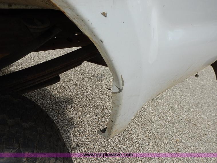 image for item I5269 2005 Ford F250 Super Duty XL SuperCab pickup truck