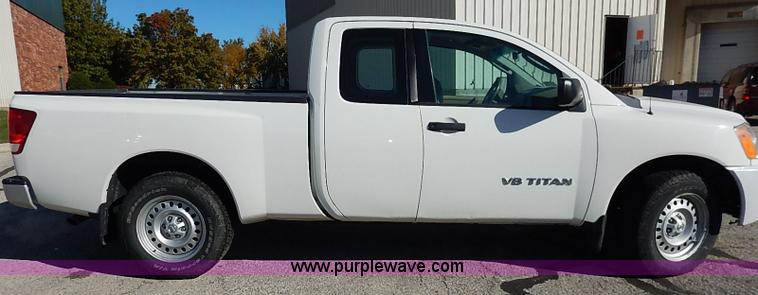 image for item I5305 2009 Nissan Titan pickup truck