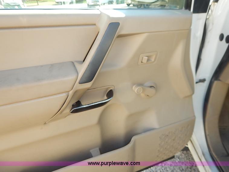 image for item I5305 2009 Nissan Titan pickup truck