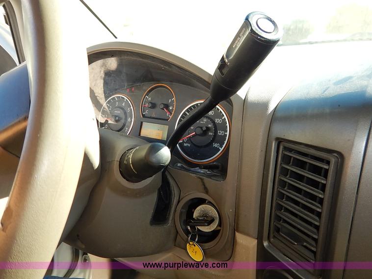 image for item I5305 2009 Nissan Titan pickup truck