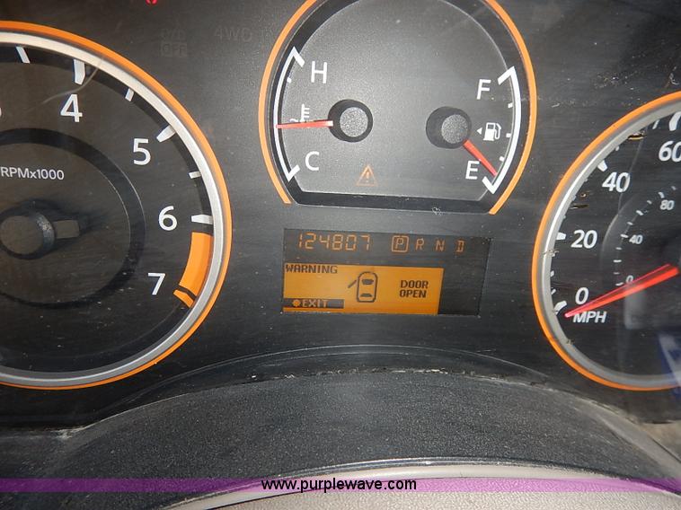 image for item I5305 2009 Nissan Titan pickup truck