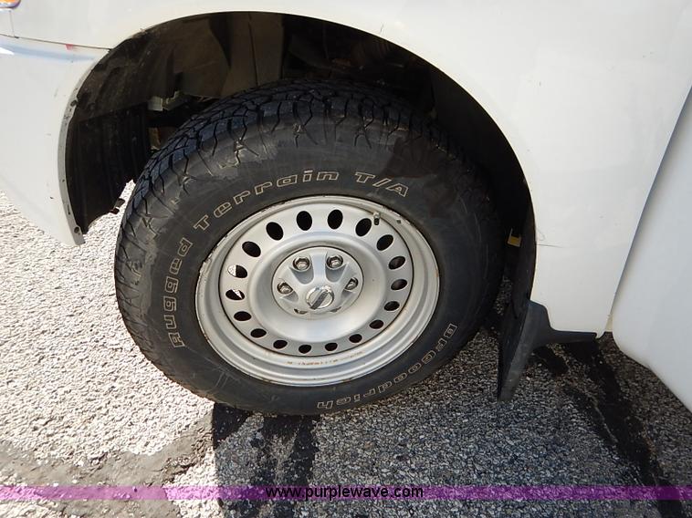 image for item I5305 2009 Nissan Titan pickup truck