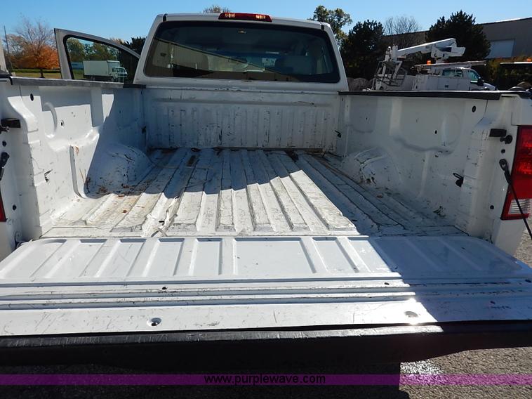 image for item I5305 2009 Nissan Titan pickup truck