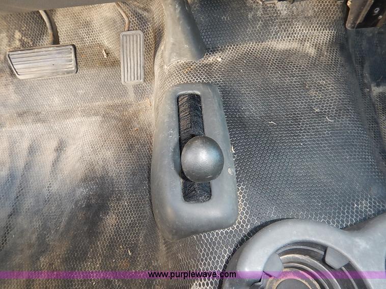 image for item I5306 2003 Chevrolet Silverado 1500 pickup truck