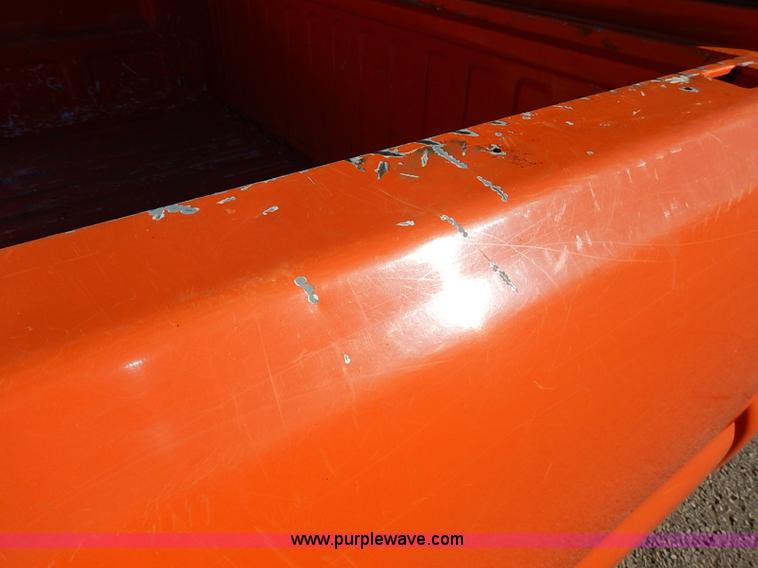 image for item I5306 2003 Chevrolet Silverado 1500 pickup truck