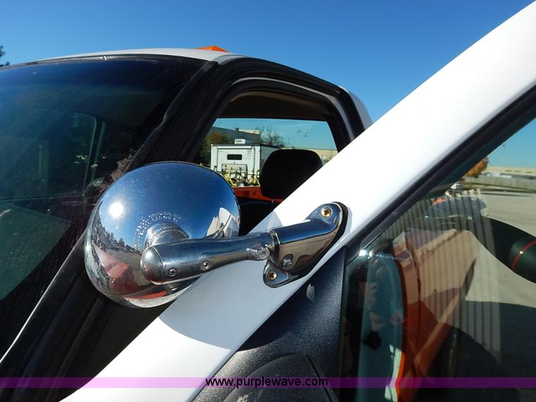 image for item I5306 2003 Chevrolet Silverado 1500 pickup truck