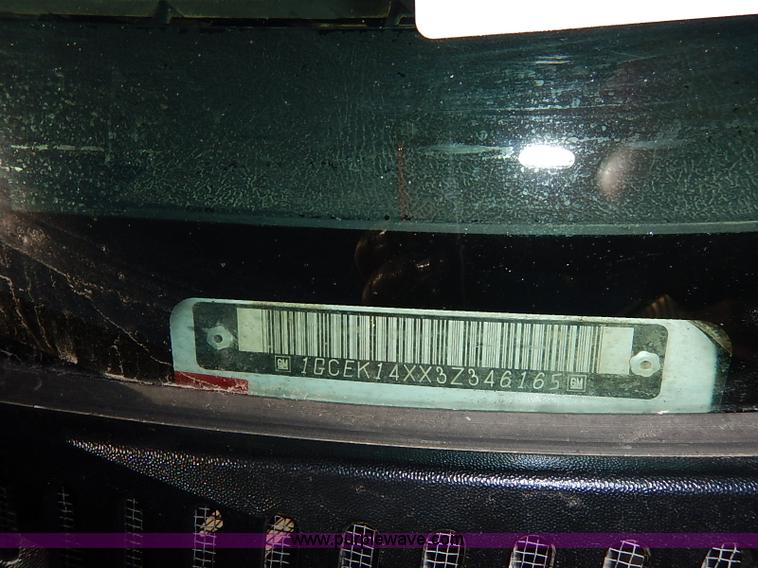 image for item I5306 2003 Chevrolet Silverado 1500 pickup truck