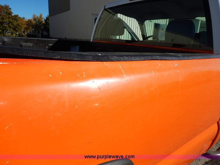 image for item I5308 2004 Chevrolet Silverado 2500HD pickup truck