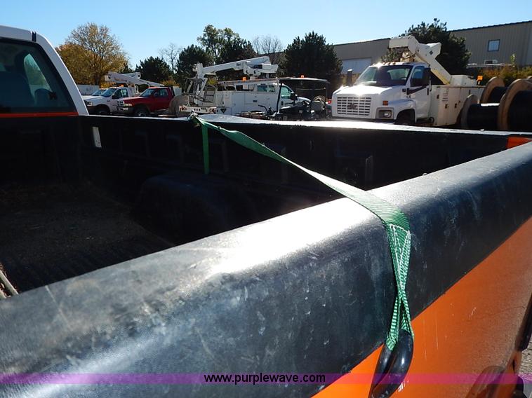 image for item I5308 2004 Chevrolet Silverado 2500HD pickup truck