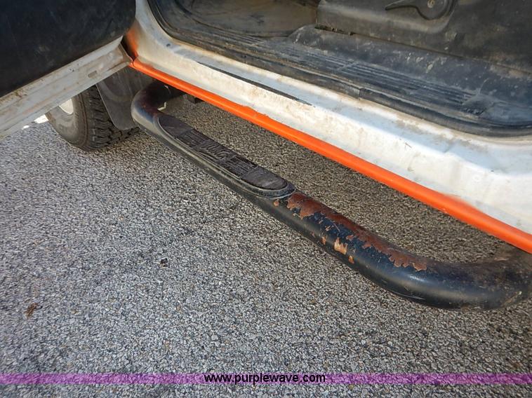 image for item I5308 2004 Chevrolet Silverado 2500HD pickup truck