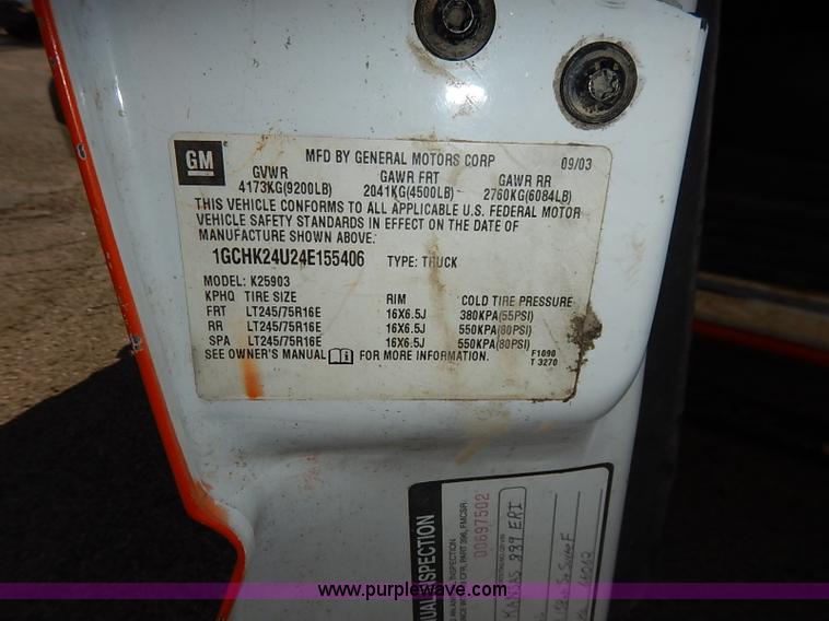 image for item I5308 2004 Chevrolet Silverado 2500HD pickup truck