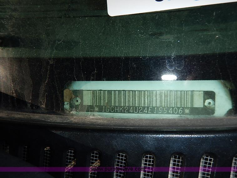 image for item I5308 2004 Chevrolet Silverado 2500HD pickup truck