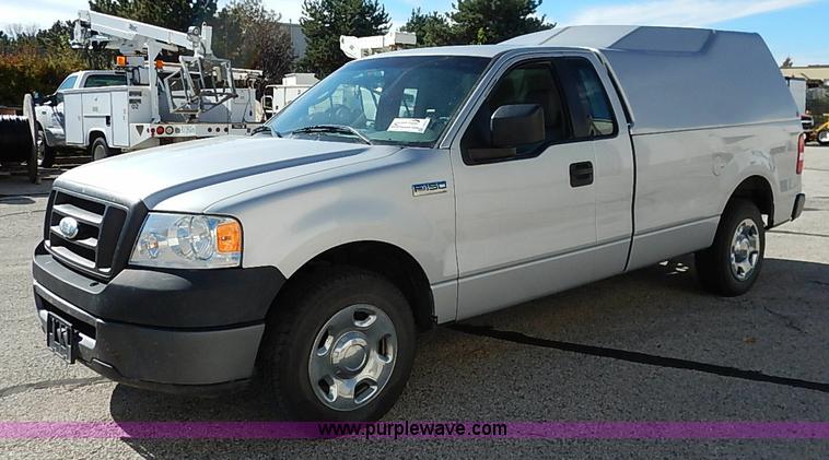 image for item I5315 2006 Ford F150 XL pickup truck