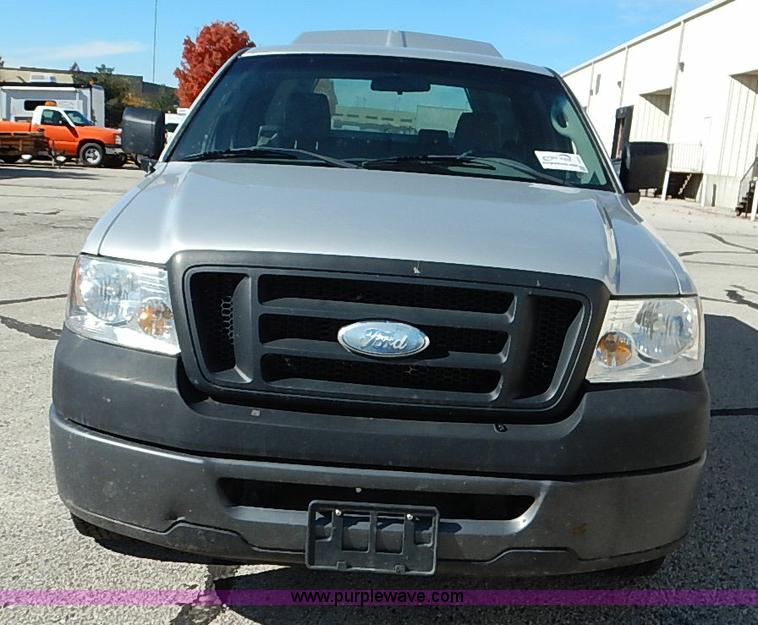 image for item I5315 2006 Ford F150 XL pickup truck