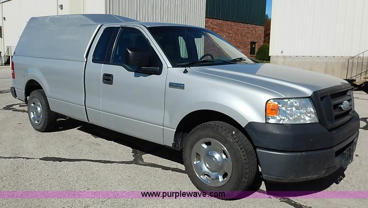 image for item I5315 2006 Ford F150 XL pickup truck